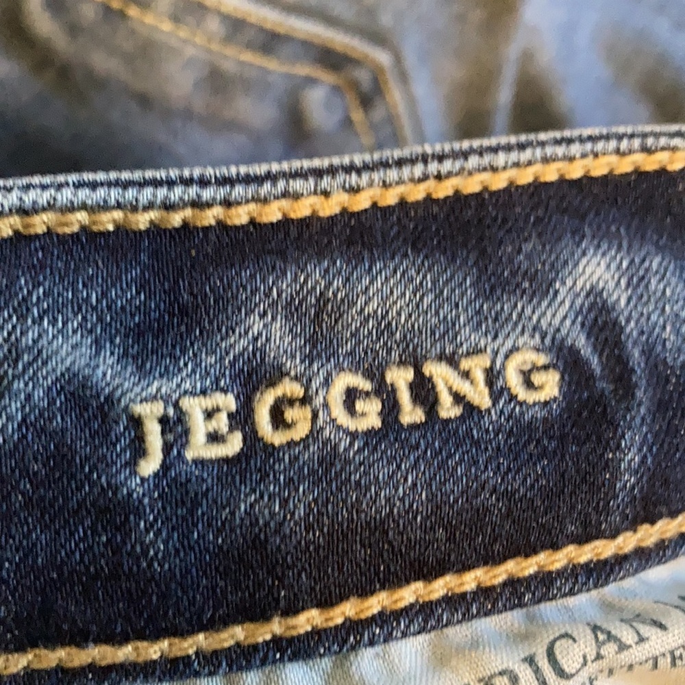 American Eagle Outfitters (AEO) Super Stretch Jegging Size 2 Regular Medium Wash - Picture 4 of 7